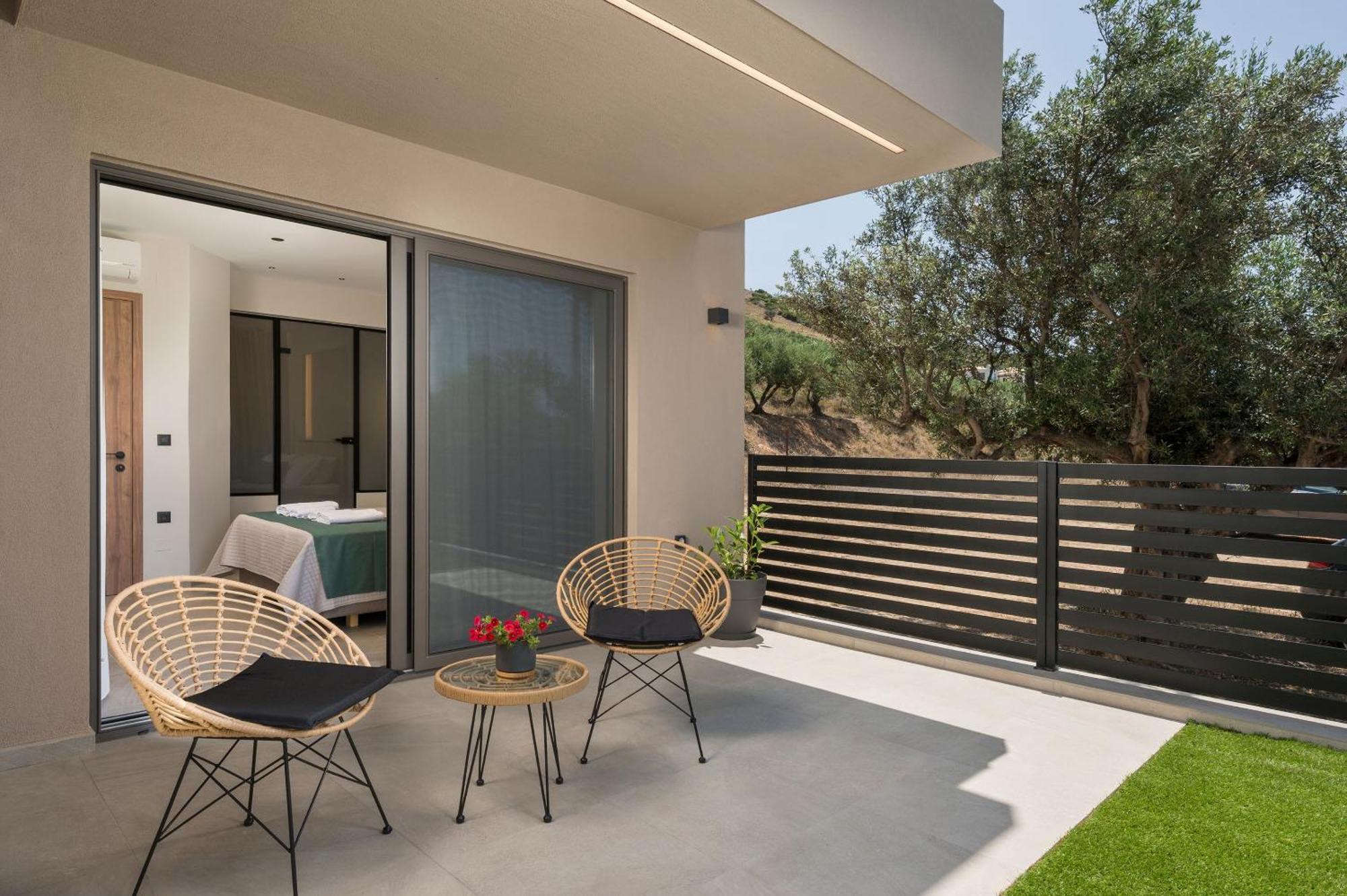 Villa Ekphrasis With Sea View And Jacuzzi Ravdhoúkha 외부 사진